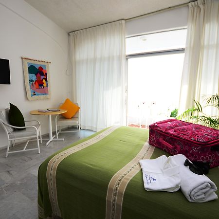 Dolphin Cove Inn Manzanillo Dış mekan fotoğraf