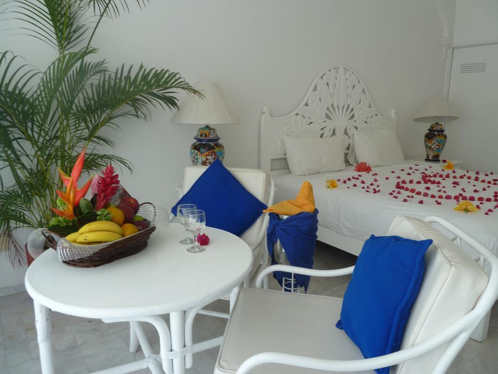 Dolphin Cove Inn Manzanillo Dış mekan fotoğraf