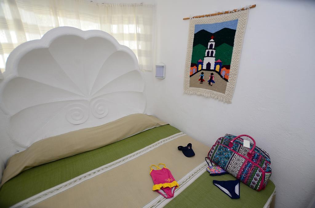 Dolphin Cove Inn Manzanillo Dış mekan fotoğraf