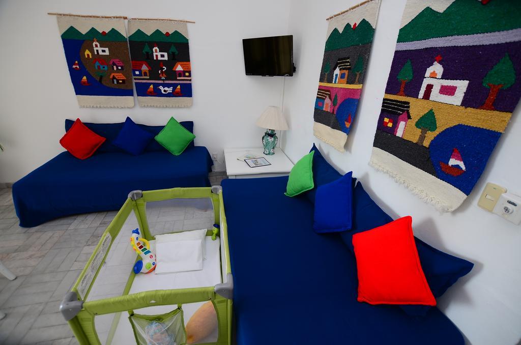 Dolphin Cove Inn Manzanillo Dış mekan fotoğraf