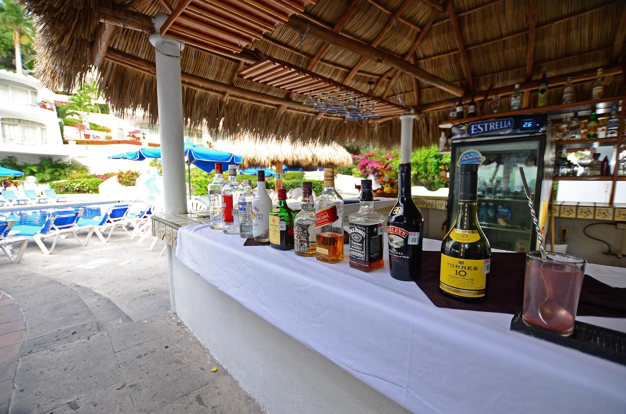 Dolphin Cove Inn Manzanillo Dış mekan fotoğraf