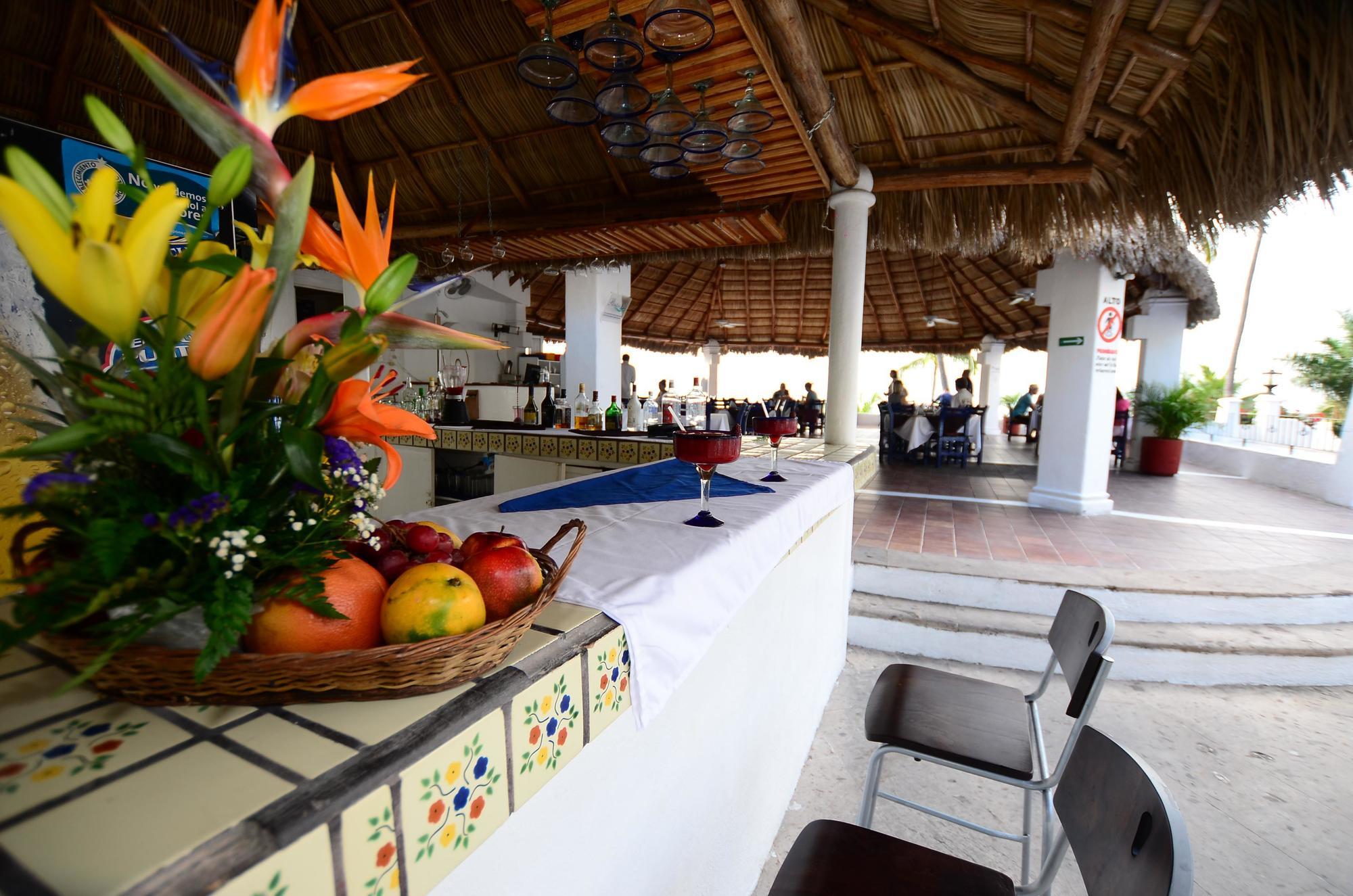 Dolphin Cove Inn Manzanillo Dış mekan fotoğraf