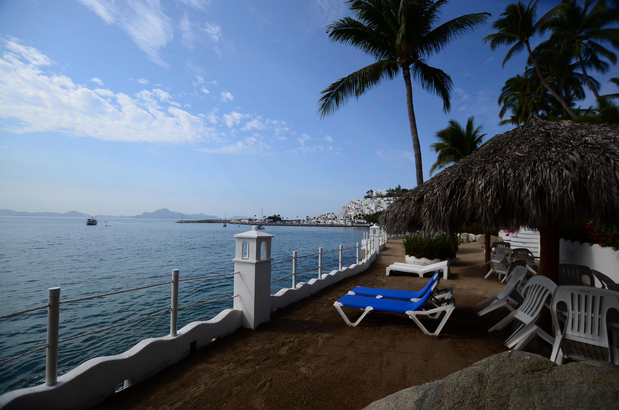 Dolphin Cove Inn Manzanillo Dış mekan fotoğraf